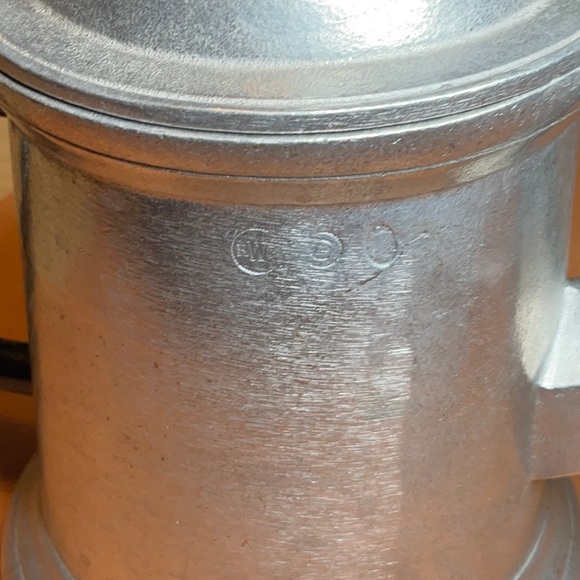 Wilton Armetale Teapot - Picture 5 of 8